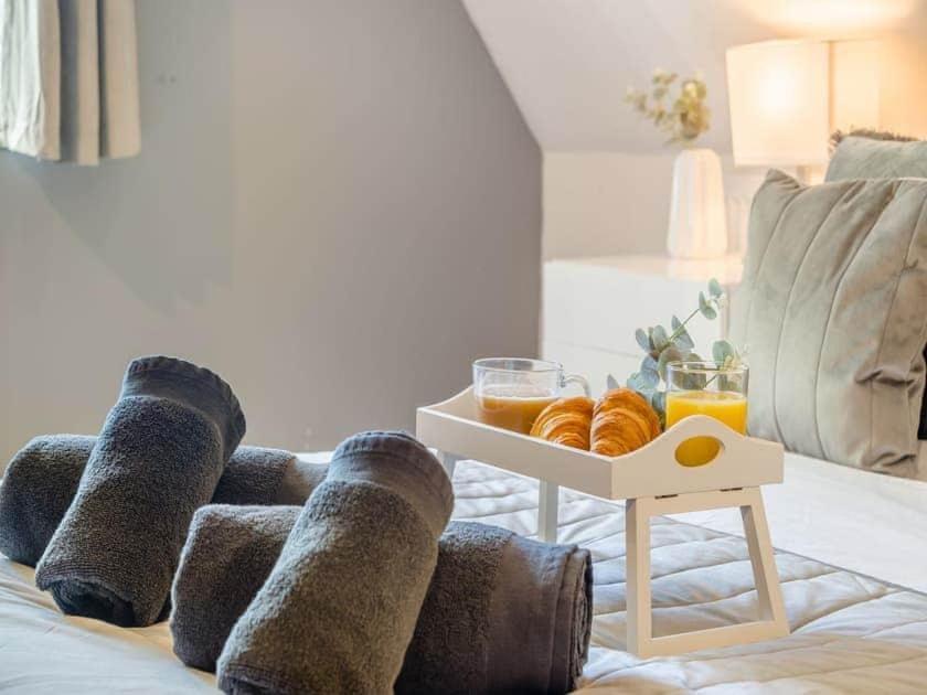 2 Bedroom Cosy Cottage With Hot Tub In Hambrook Close To Bristol City Centre Сasa de vacaciones
